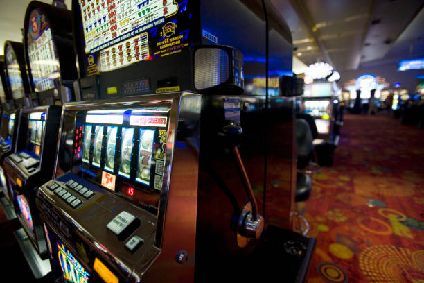 Ikan Jackpot arcade gameplay screen showing cannon, underwater targets, and stake controls on olxtoto bandar